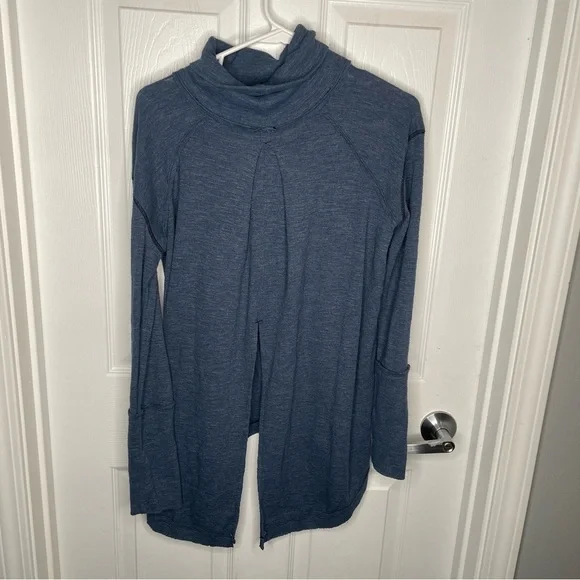 Free People We the Free Turtleneck Top Split Back in Blue Oversized S - Picture 3 of 12